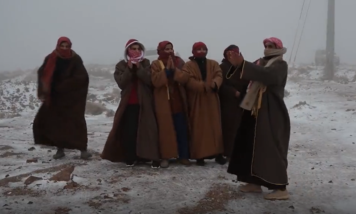 Ülkede kar sürprizi! Suudilerin görülmeye değer sevinci