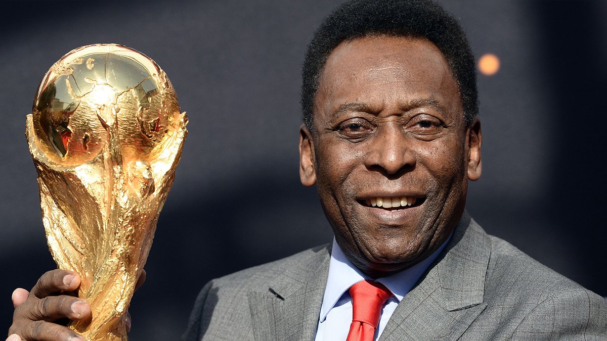 Dünya futbolunun efsanesi Pele hayatını kaybetti!