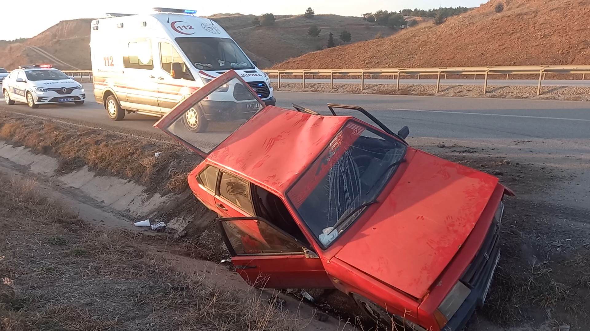 Trafikte olmaz denen her şeyi yaptı! Ehliyetine 2042’ye kadar el konuldu