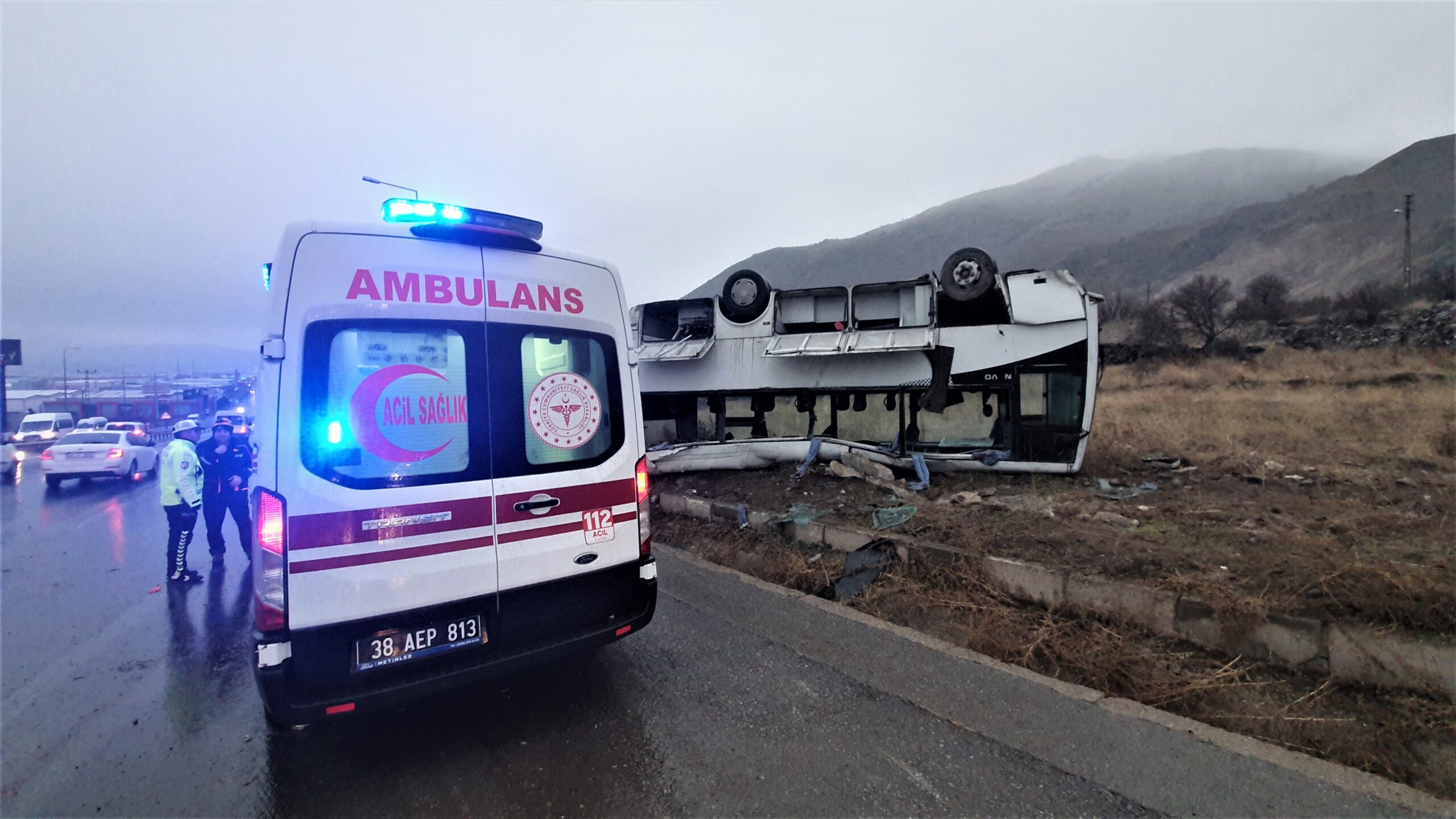 İşçi servisi takla attı! Ölü ve yaralılar var…