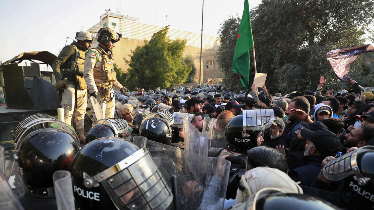 Irak’ta İsveç protestosu! Başkonsolosluk binasına girmeye çalıştılar
