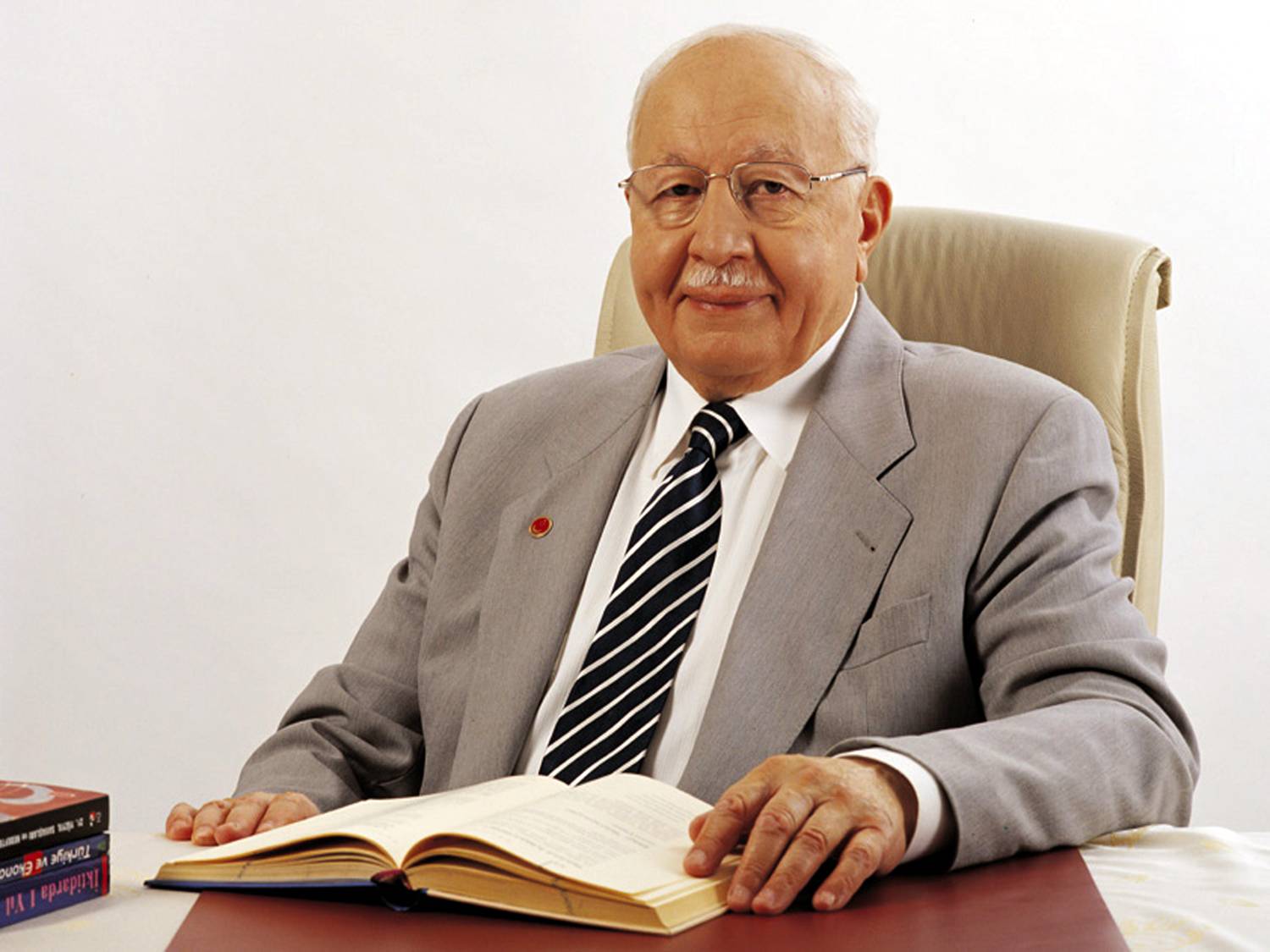 Merhum Erbakan Hoca’nın ilim ve Din tarifi!