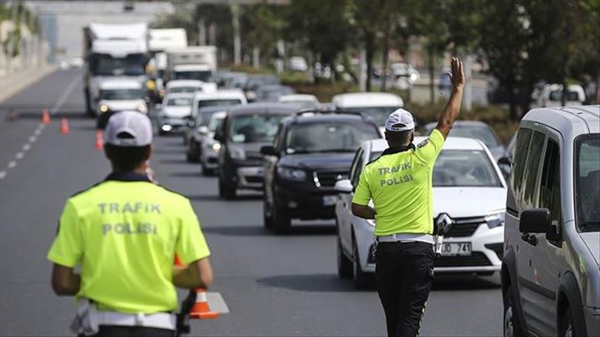 Alkollü sürücü polislere çileyi yaşattı!