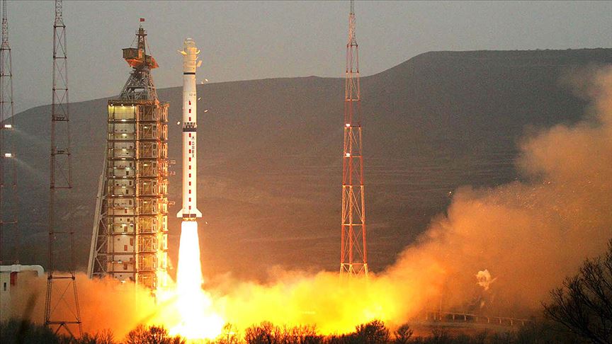 Çin uzaya 14 uydu birden fırlattı!