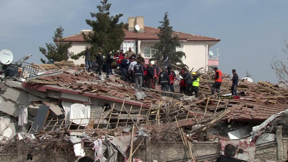 Malatya 5.6 büyüklüğünde deprem ile sallandı
