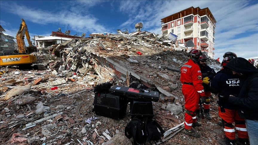 Deprem bölgesinde tüyleri diken diken eden olay!