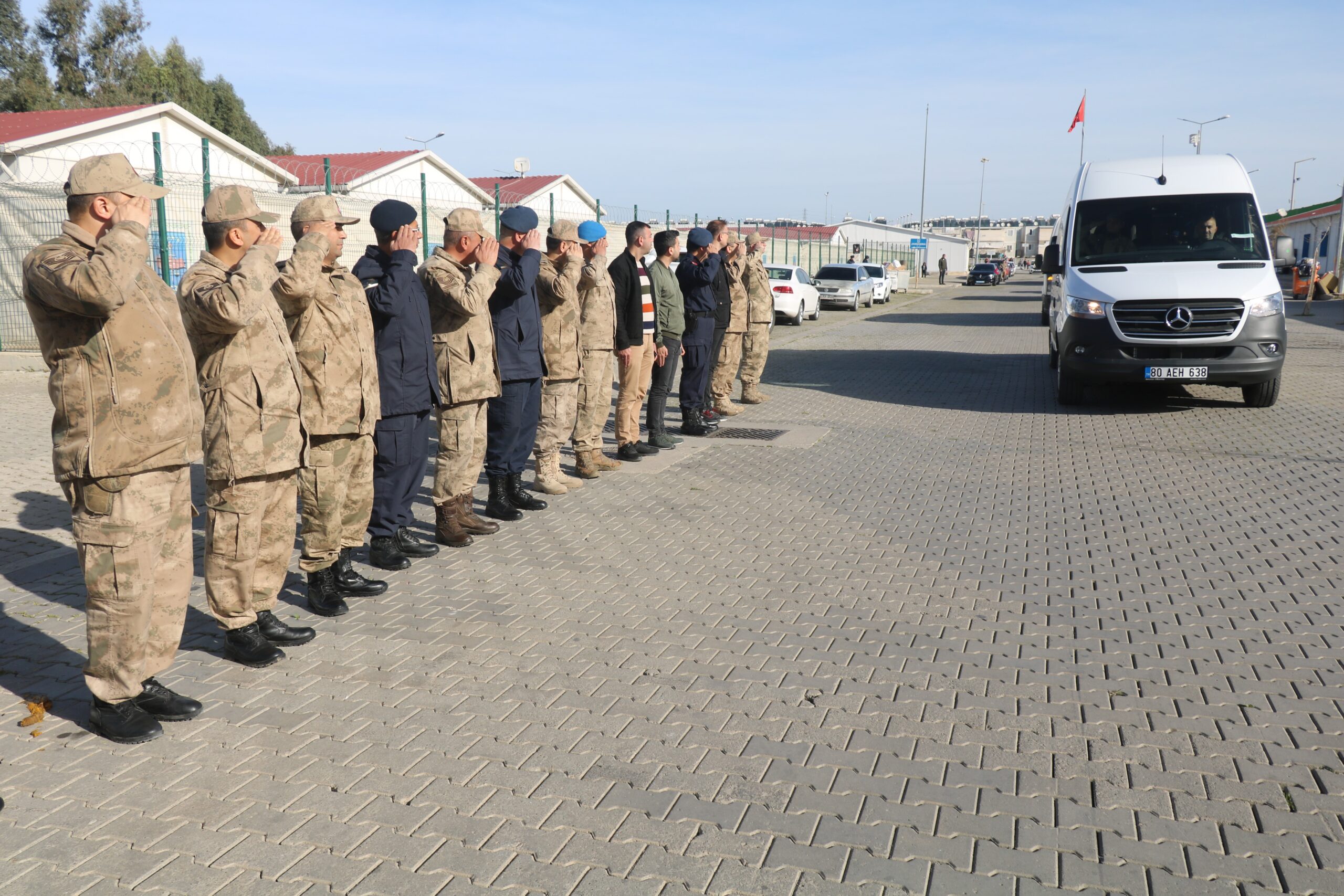 Mehmetçik, deprem bölgesinde görevini tamamladı