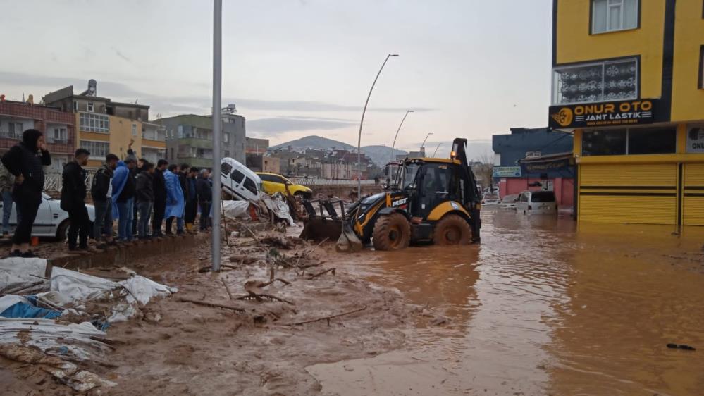 Şanlıurfa’da selin yeni görüntüleri ortaya çıktı! Dehşete düşüren anlar…