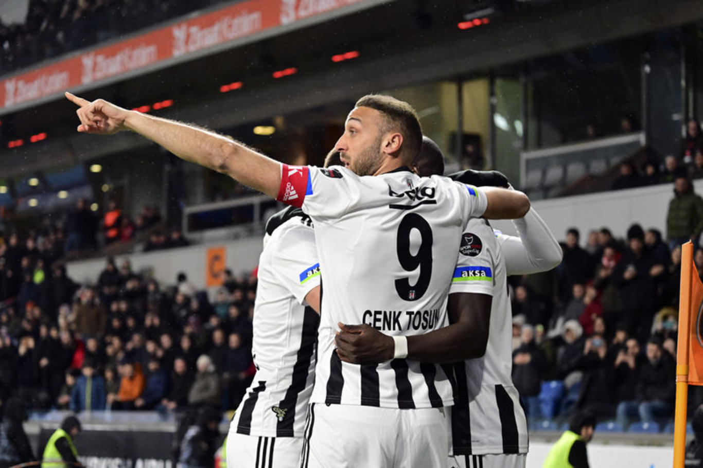 Beşiktaş Fenerbahçe’yi ezdi geçti!