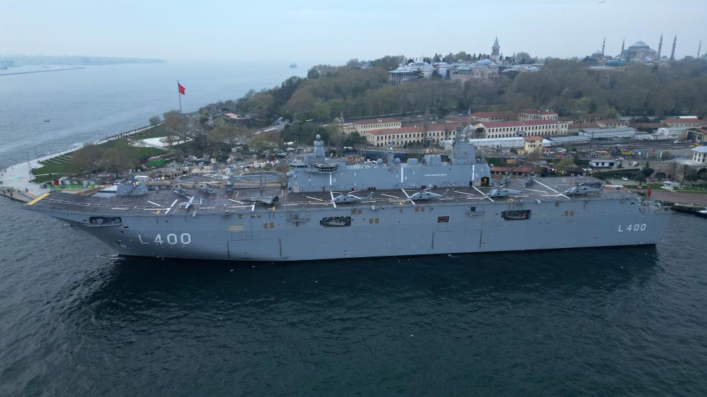 TCG Anadolu’ya bayramın ilk günü ziyaretçi akını!
