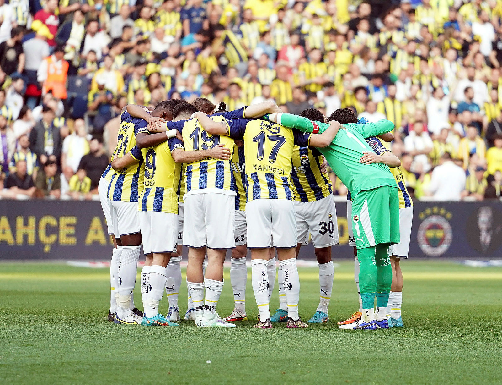 Fenerbahçe’de şok sakatlık! Yıldız oyuncu sezonu kapatabilir…