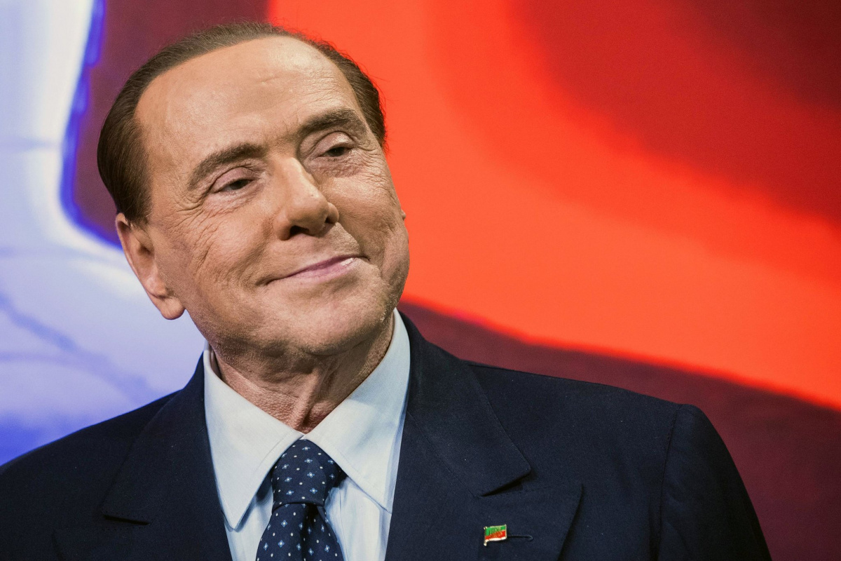 Eski İtalya Başbakanı Silvio Berlusconi hayatını kaybetti