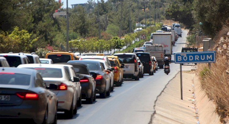 Bodrum’a son 24 saatte 25 bin araç girdi!