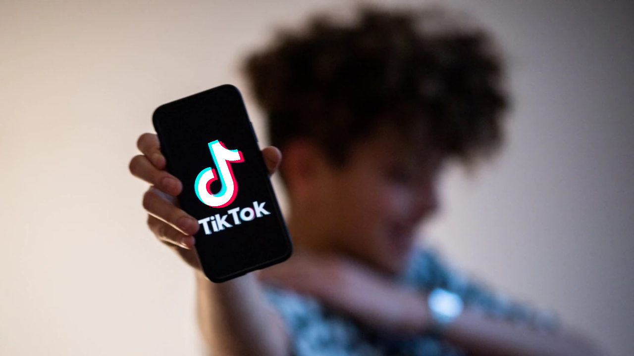 Uzmanlardan TikTok uyarısı: Çocuklarınızı öldürebilir!