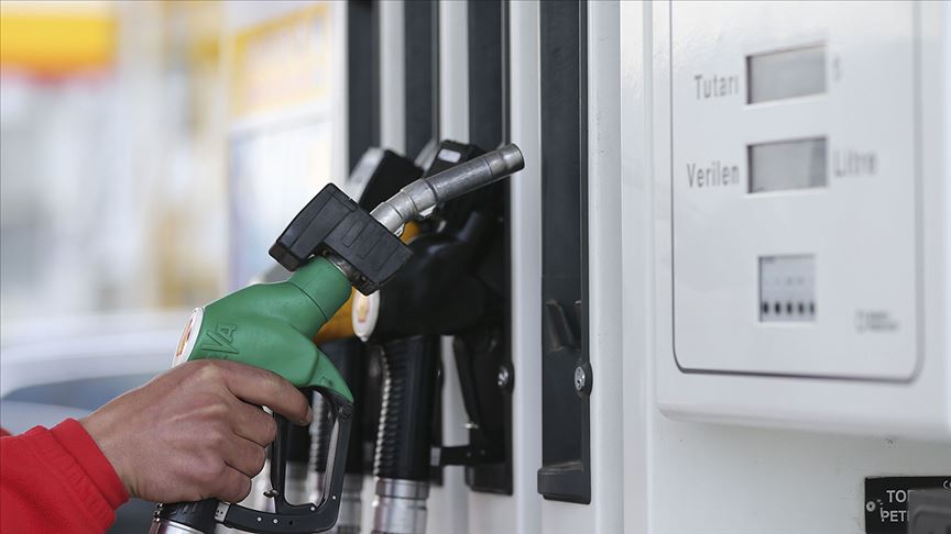 Benzine hafta sonu zam geliyor!