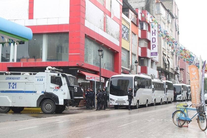 HDP Adana İl Binası’na patlayıcı maddeyle saldırı girişimi!
