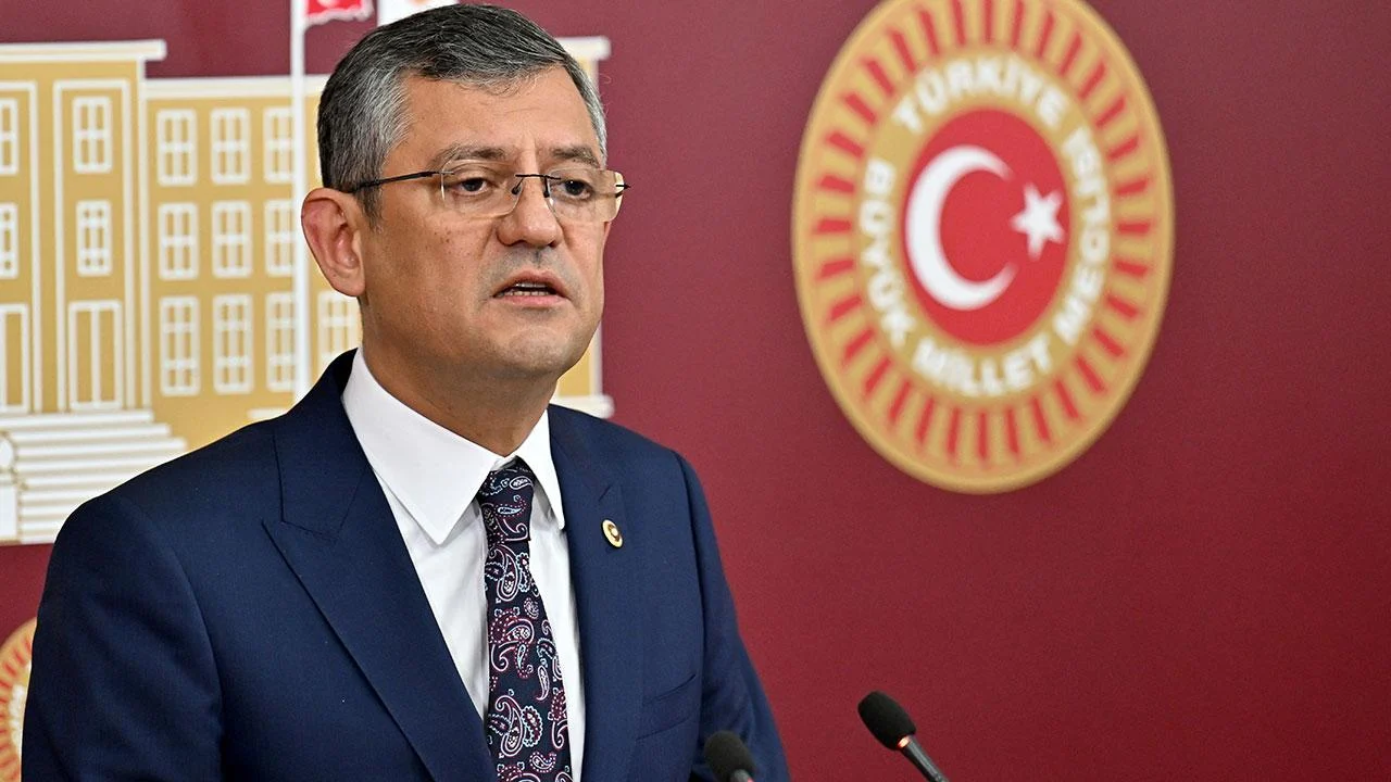 Özgür Özel CHP Genel Başkanlığı için adaylığını açıkladı