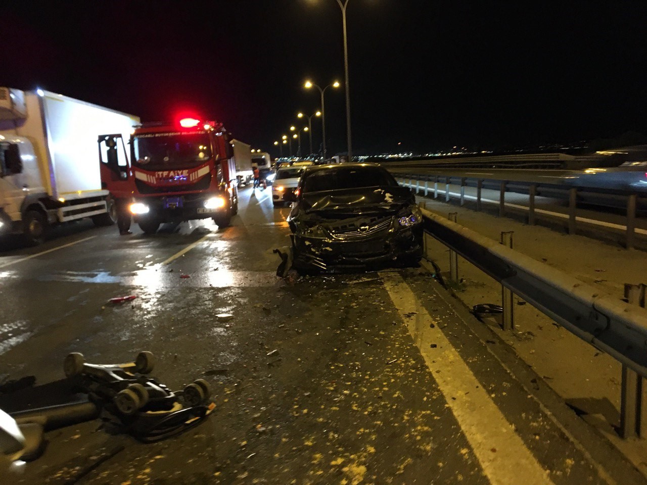 TEM’de zincirleme kaza! 1’i ağır 5 yaralı…