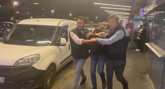 Adalet yerini buldu! Sosyal medyada içkiyle camiye giren şüpheli gözaltına alındı