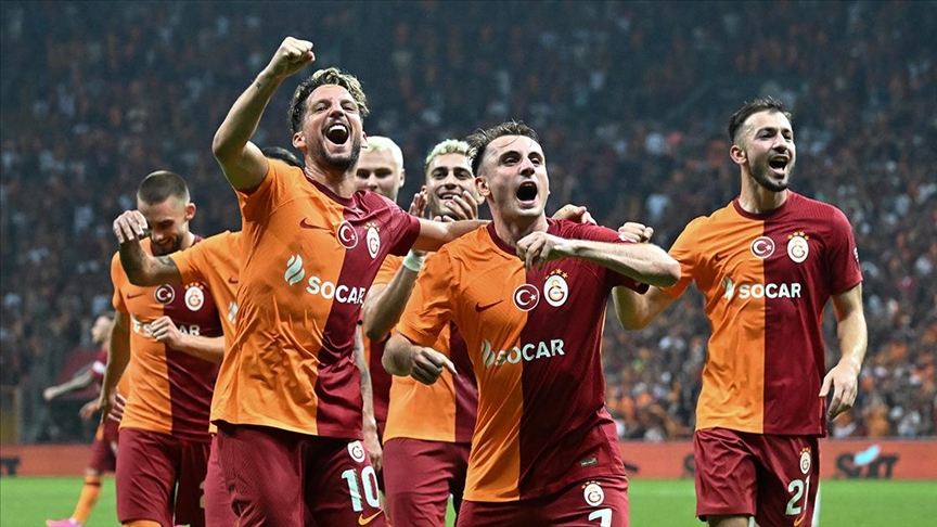 Galatasaray-Kopenhag maçı başladı! İşte ilk 11’ler