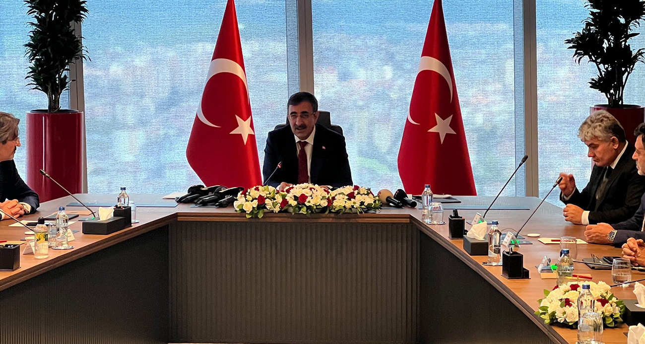 Cumhurbaşkanı Yardımcısı Cevdet Yılmaz memur ve emekli maaşlarına dair açıklama yaptı