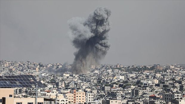 Katil İsrail Gazze’ye ölüm yağdırıyor!