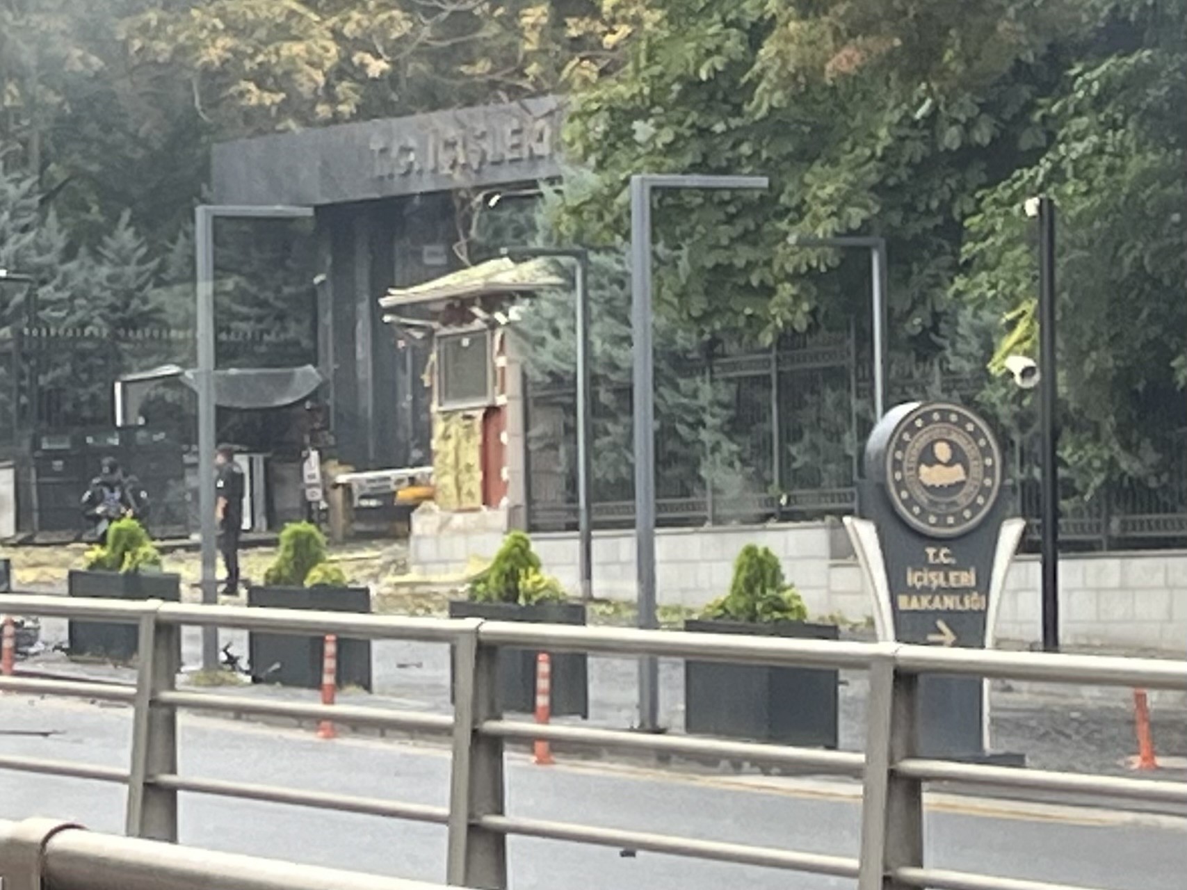 Hain terör saldırısında yaralanan iki polis tedavi altında