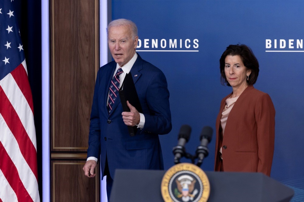 Joe Biden konuşmasını ‘acil’ kesip durum odasına gitti!