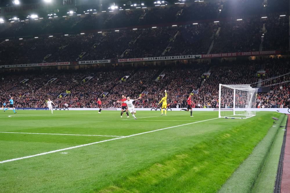 Aslan Old Trafford’da tarih yazdı!