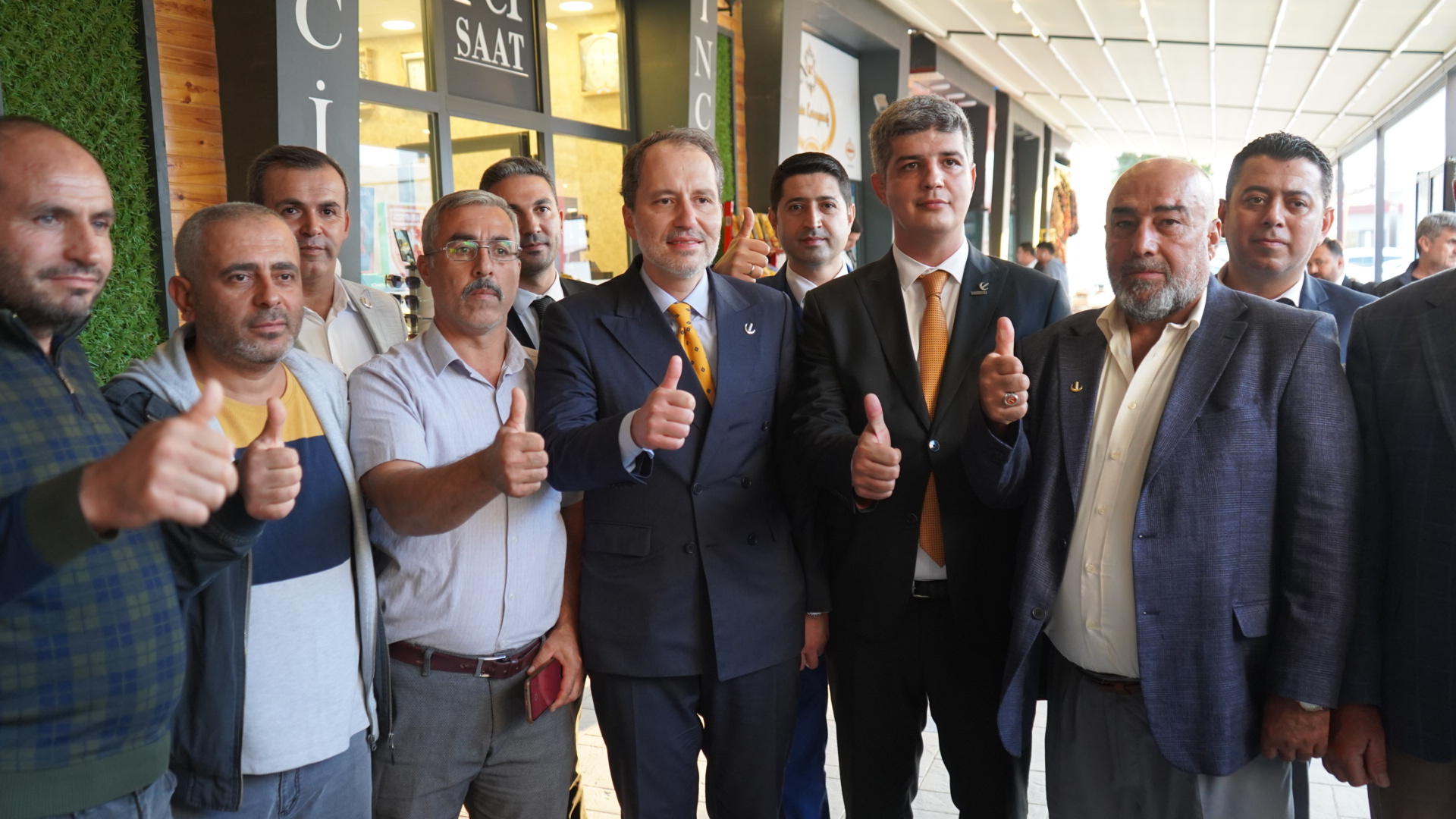 Fatih Erbakan Kahramanmaraş’ta yoğun teveccühle karşılandı!