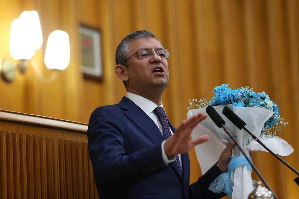 CHP Genel Başkanı Özgür Özel, İYİ Parti ve HEDEP’e ittifak için göz kırptı