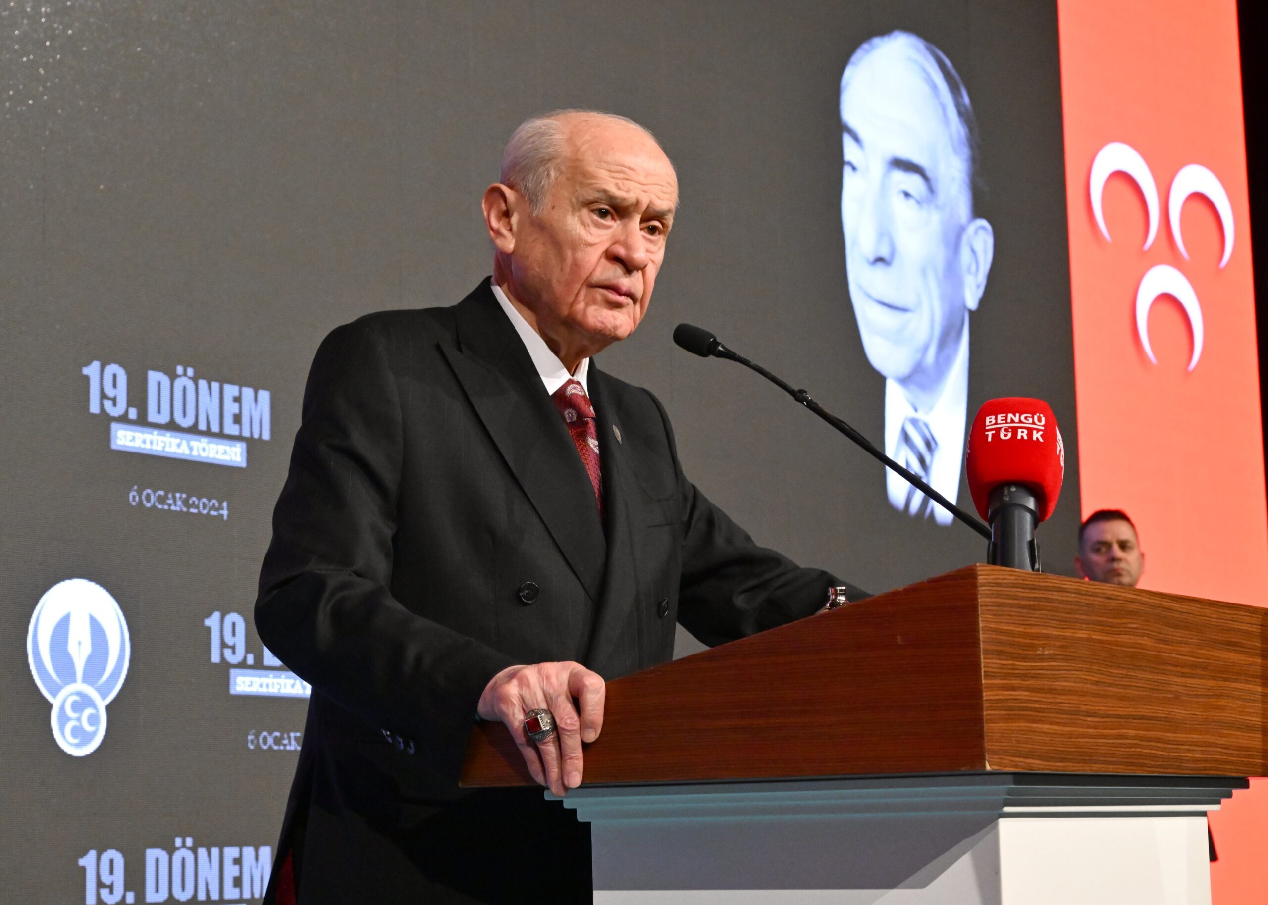 MHP lideri Bahçeli: “Yargıtay 3.Ceza Dairesi’nin şerefli hakimlerini yürekten kutluyor ve aldıkları kararı destekliyoruz”