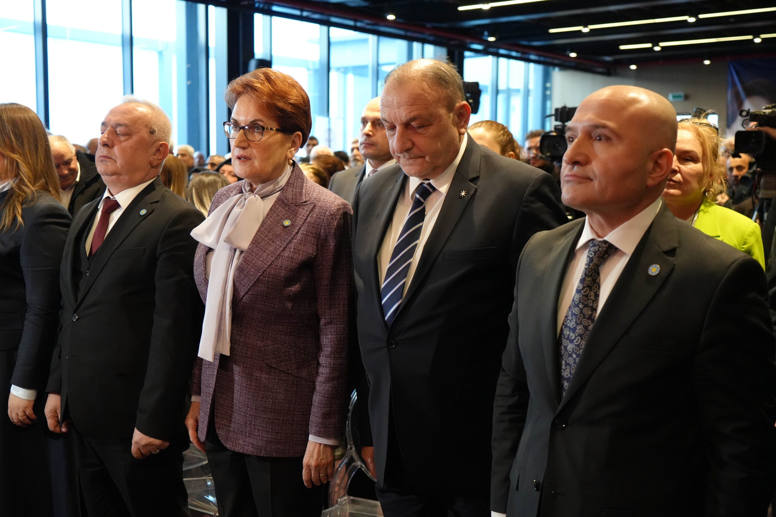 Akşener DEM’lenen CHP’yi böyle tokatladı!