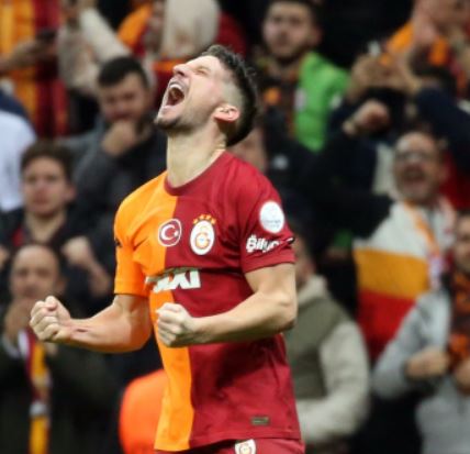 Galatasaray Başakşehir engelini kolay aştı