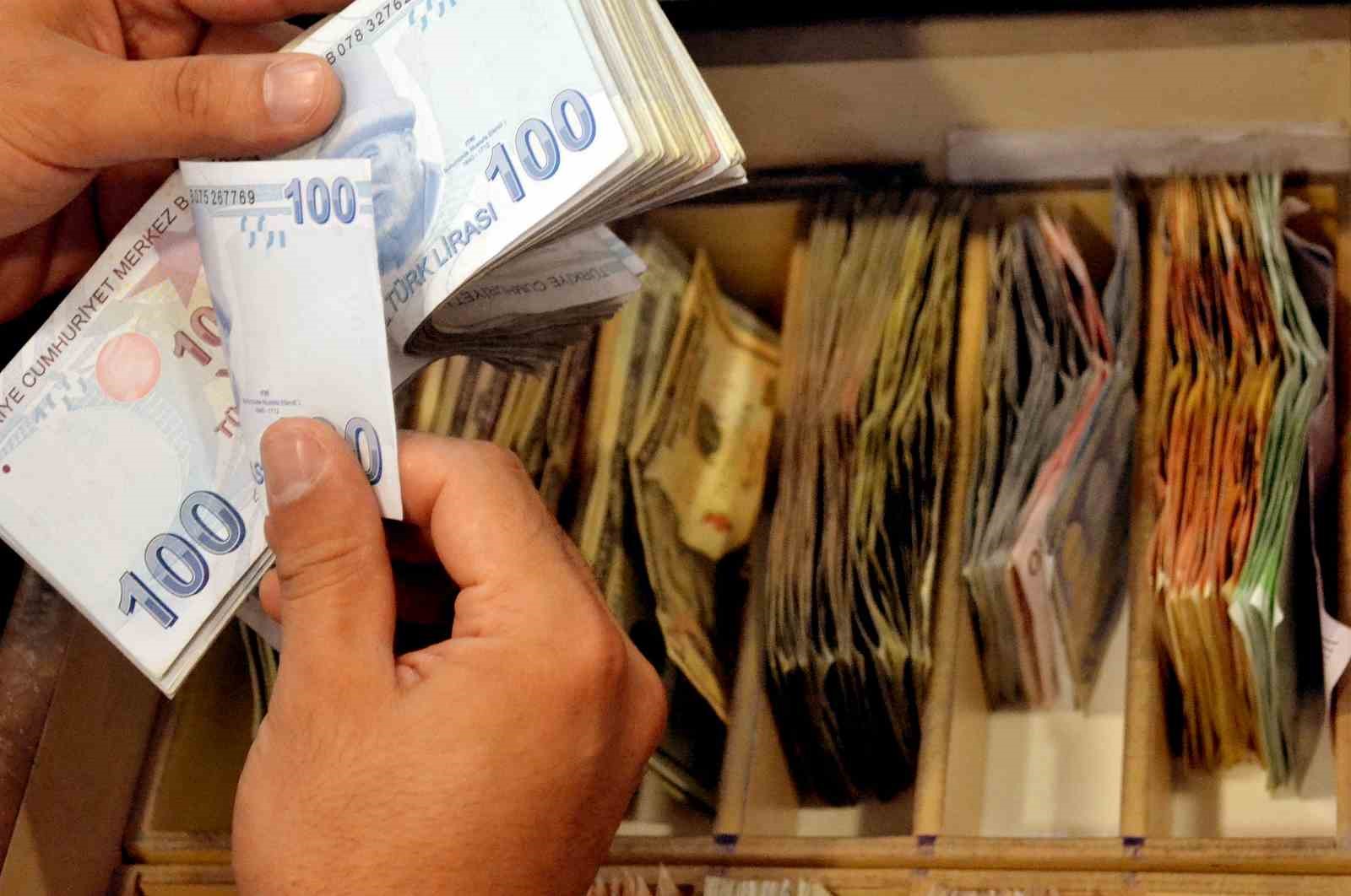 Bütçede rekor açık: Üç ayda 500 milyar lirayı aştı