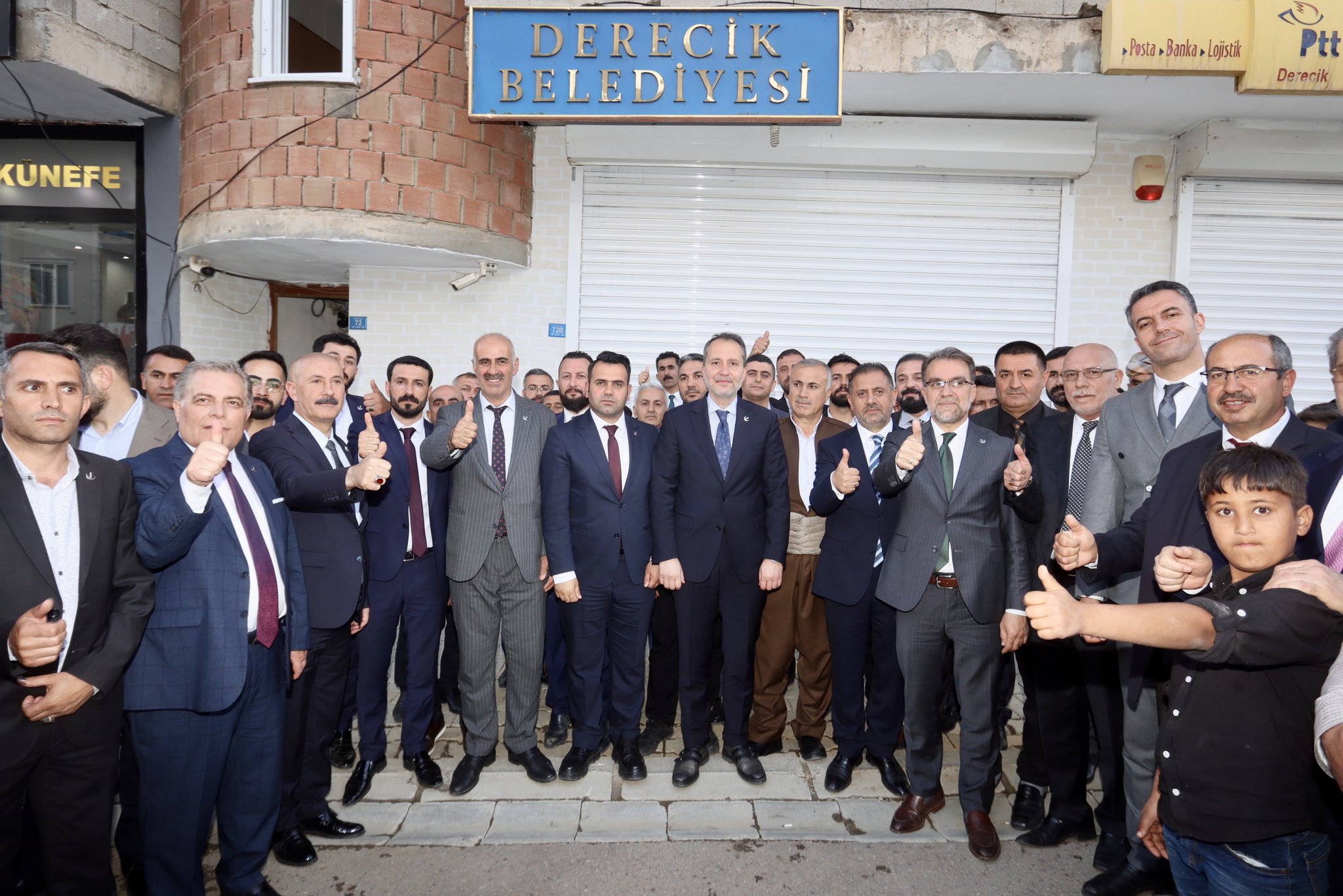 Fatih Erbakan: ’63 belediyemizin bulunduğu yerlerde ‘Refah Market’ler kuracağız’