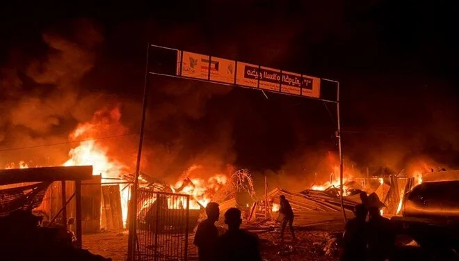 Refah yanıyor, Dünya 3 maymunu oynuyor!