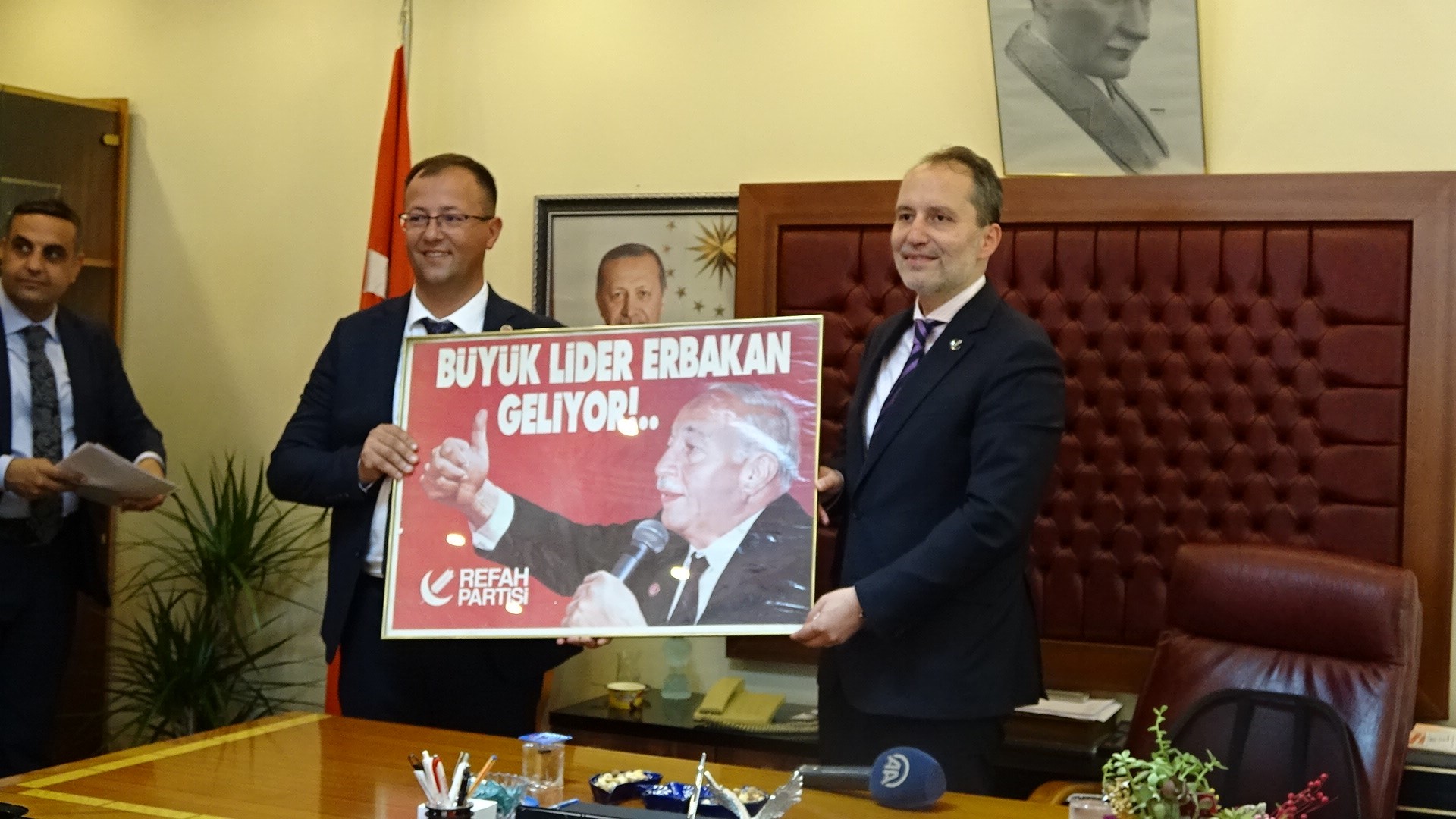 Fatih Erbakan: Milletimize efsane hizmetler yapacağız!