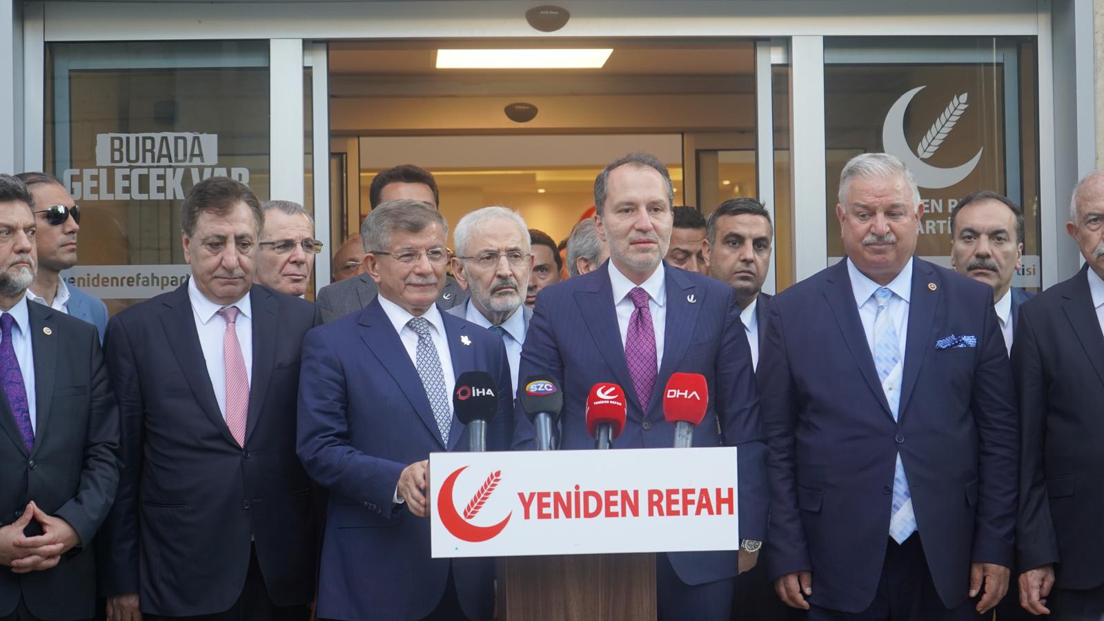 Davutoğlu’ndan Erbakan’a ziyaret!