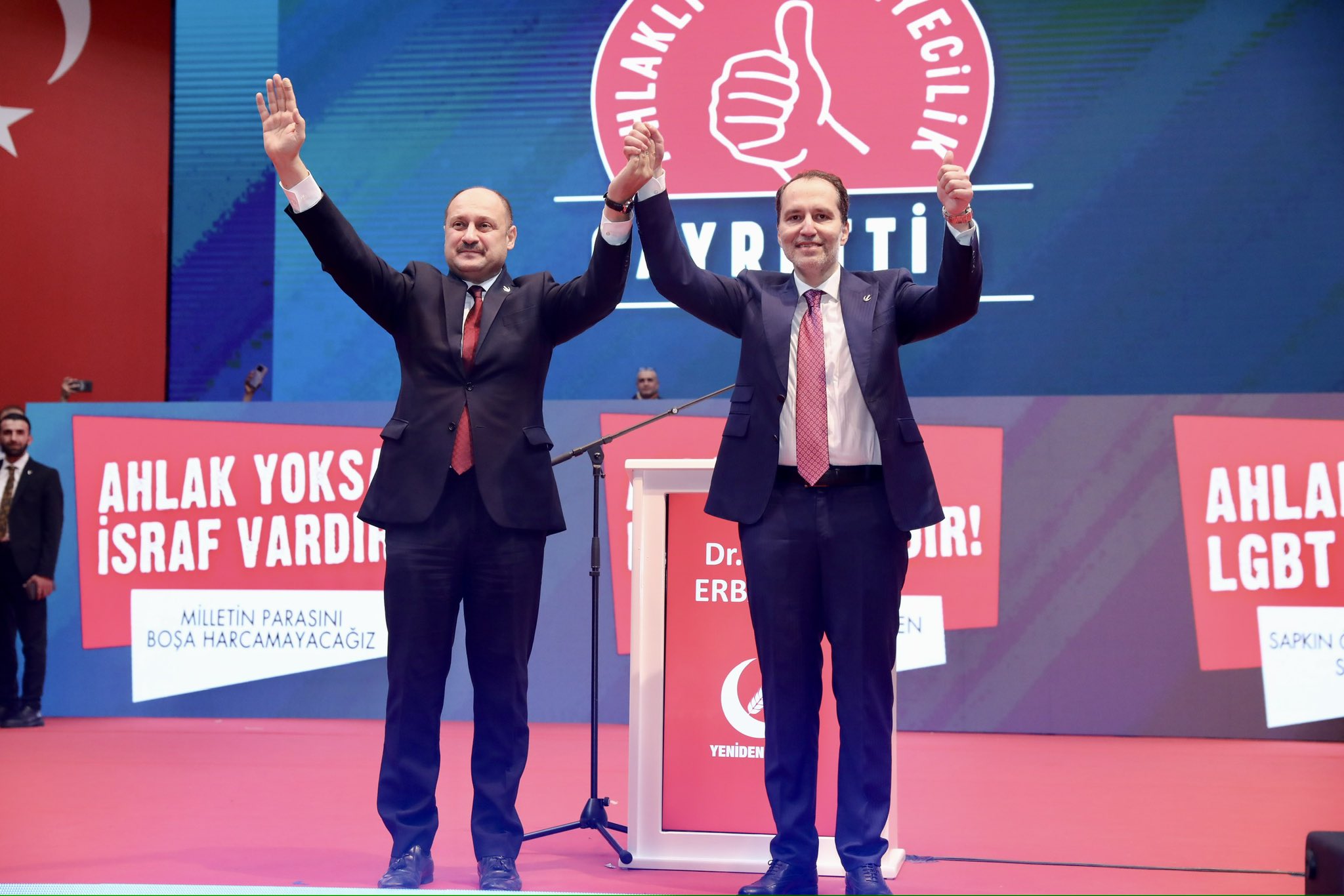 Yeniden Refahlı Başkan, gönülleri fethetti! Bakın maaşını nereye bağışladı