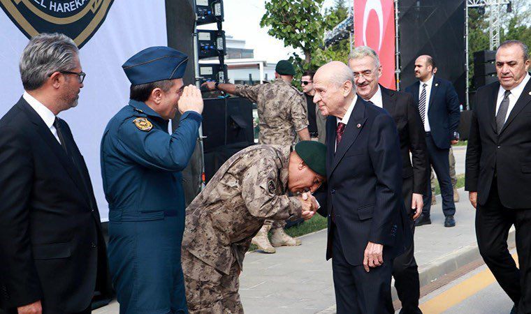 Özgür Özel: Yanlış ‘Devlet’in eline sarılmışsın!’