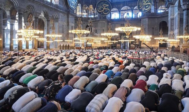 Türkiye’de milyonlar şehit Haniye için saf tuttu!