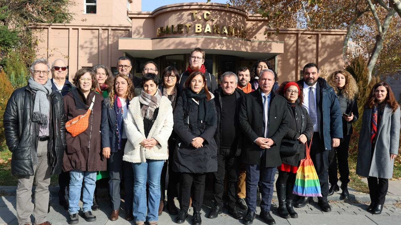 DEM uluslararası baskı kurmanın peşinde: Teröristbaşı Öcalan için başvuru