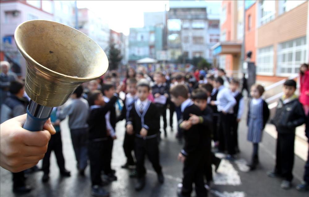 20 milyon öğrenci yarıyıl tatiline çıkıyor: İlkokulda karne yerine sürpriz gelişim raporu