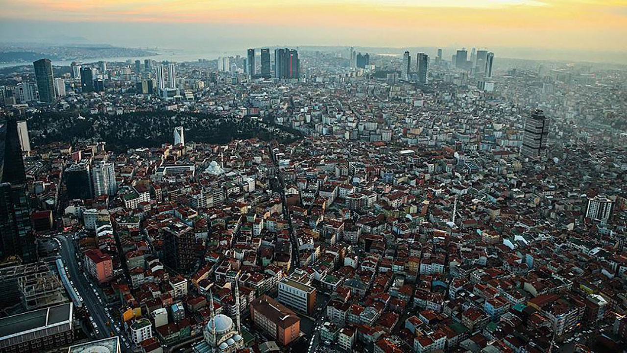 Kentsel dönüşüm yavaş, risk büyük! İstanbul deprem felaketine halen hazır değil