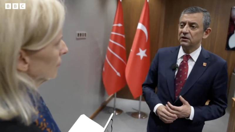 Gazeteci Nihat Genç’ten BBC’ye röportaj veren Özgür Özel’e sert tepki!