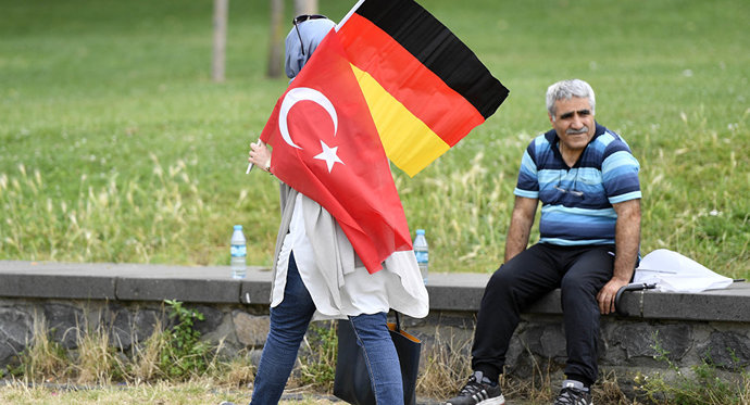 Gurbetçiden hükümete ‘güven’ tepkisi: Çifte vatandaşlığa ilgi yok!
