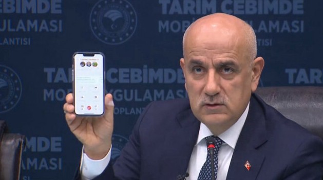 Liyakatın artık esamesi okunmuyor! Eski Bakan Vahit Kirişci, torpil talebini yanlışlıkla ifşa etti