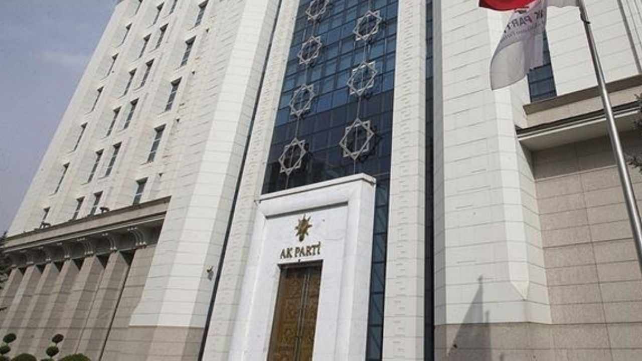 AK Partili isim “PKK ve FETÖ’yü yönetiyor” diyerek ifşa etti: 100 numaralı siyasetçi kim?
