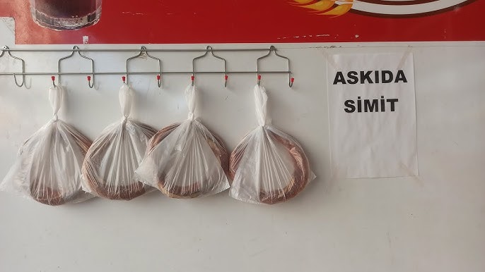 Gençler mutsuz: KYK bursuyla artık ne simit ne umut!